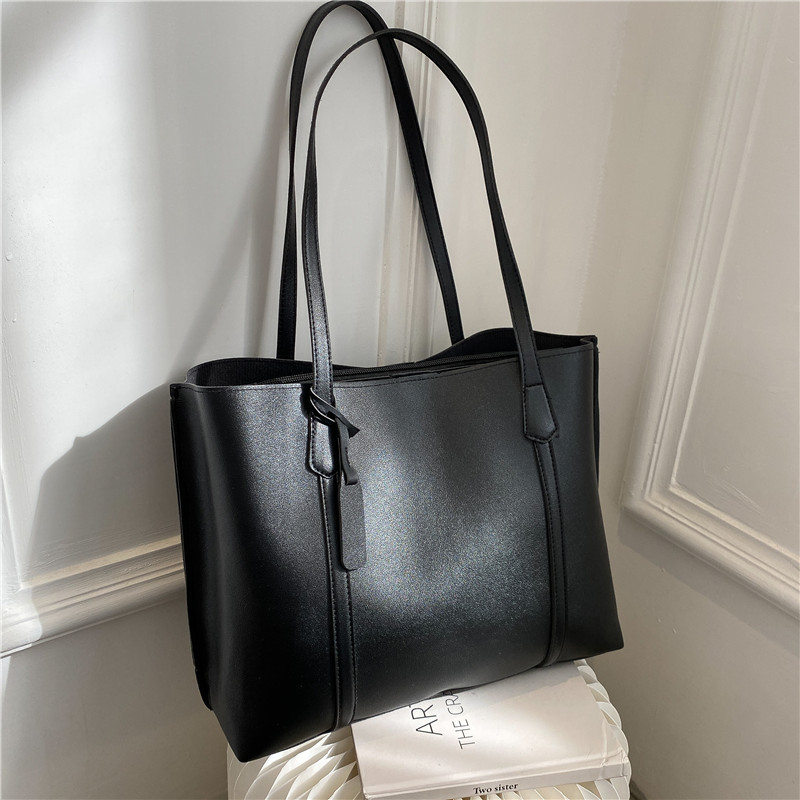 Classic Black Faux Leather Tot - đánh giá và giá Women Bags Aldo