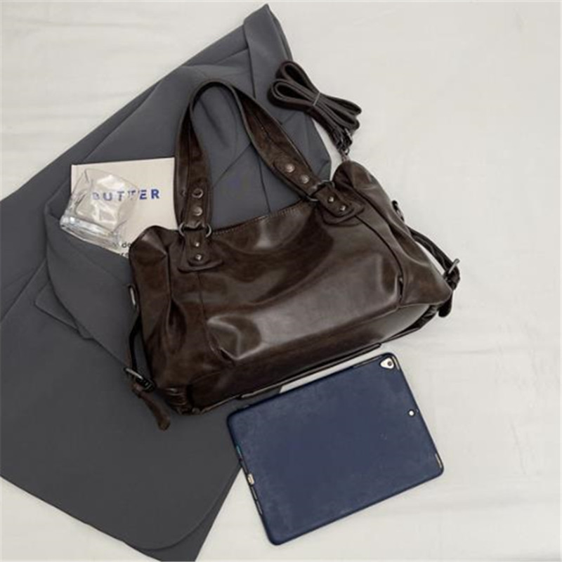 Retro Oil Wax Faux Leather Tot - đánh giá và giá Women Bags Aldo